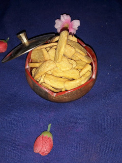 आटा और मैदा के नमकपारे (Aata aur maida ke namakpare recipe in Hindi) रेसिपी मुख्य फोटो
