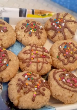 ઓટ્સ અને ગોળ નાં કુકીઝ (Oats And Gol Cookies Recipe in Gujarati) રેસીપી મુખ્ય ફોટો