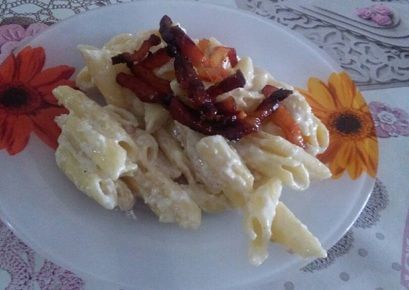 Macarrones carbonara con bacon crujiente (thermomix)