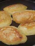 Empanadas🥟de yuca con queso🧀en sartén🥟🧀🥯