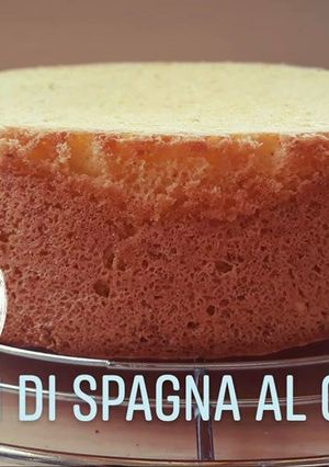 Foto di Pan di spagna senza glutine al sapore di cocco