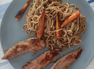 Une photo de Ramen au canard