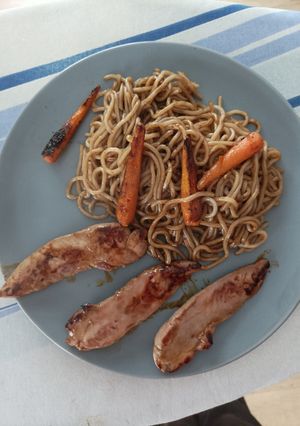 Une photo de Ramen au canard