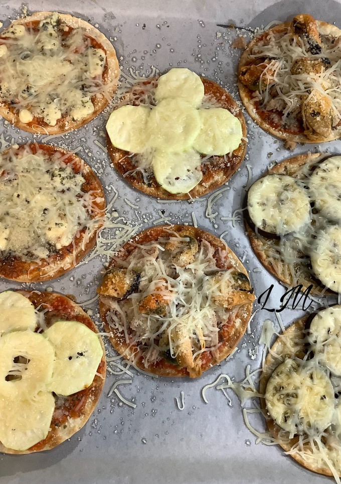 Una foto de Mini pizzas hechas con obleas de empanadilla