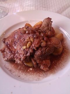 Una foto de Chuletas de cerdo al oporto con almendras