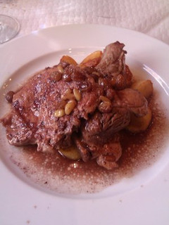 Una foto de Chuletas de cerdo al oporto con almendras