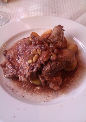 Una foto de Chuletas de cerdo al oporto con almendras