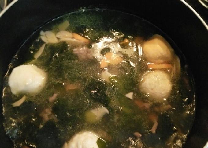 Cara Gampang Menyajikan Sup Sehat daging dan Rumput laut yang Lezat