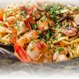 Tallarines con frutos de mar