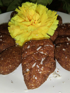 ठेकुआ (thekua recipe in Hindi) रेसिपी मुख्य फोटो