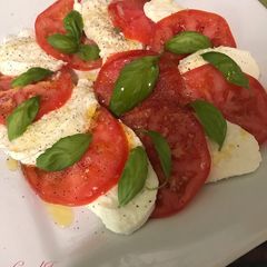 A picture of Caprese Salad.