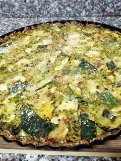 Una foto de Tarta vegana integral de verduras 🥦 :)