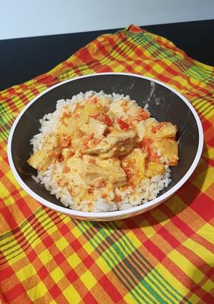 Une photo de Poulet / riz /ananas et lait de coco