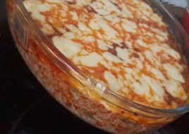 Carne tocată cu zacuscă și brânză
