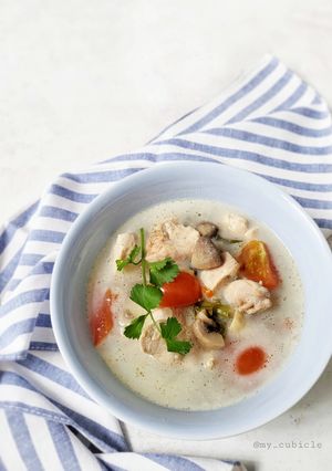 Foto resep Tom Kha Gai (Sup Ayam Thai)