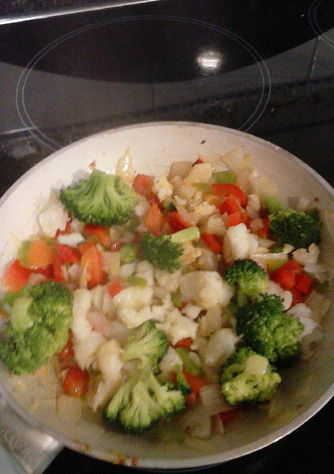 Una foto de Salteado de verduras con bacalao desmigado