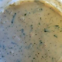 A picture of Yogurt ranch dip.