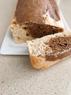 Una foto de Budín de Limón Marmolado