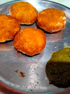 आलू की टिक्की (aloo ki tikki recipe in hindi) रेसिपी मुख्य फोटो