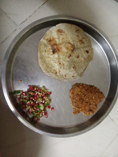 રીંગણ નું ભરથૂ (Ringan Bhartu Recipe In Gujarati) રેસીપી મુખ્ય ફોટો