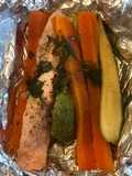 Salmón al vapor con verduras