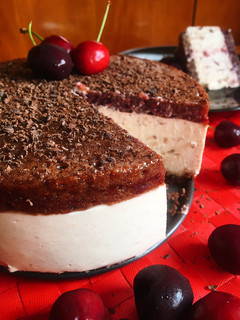 Foto principal de Cheesecake de cerezas saludable y sin horno