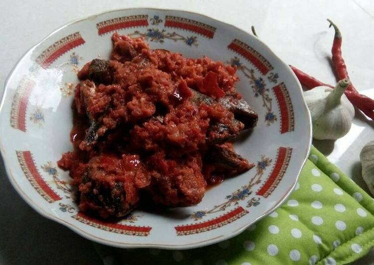 Cara Gampang Menyiapkan Tongkol goreng cabe merah #BikinRamadhanBerkesan, Enak