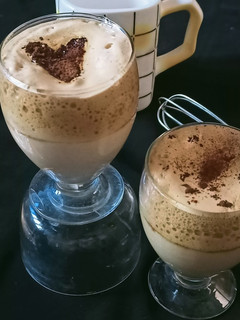 કેપેચીનો કોફી (Cappuccino Coffee Recipe In Gujarati) રેસીપી મુખ્ય ફોટો