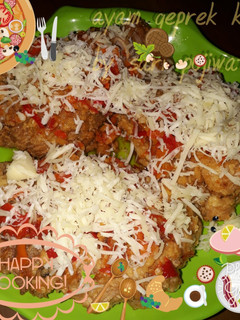 Foto resep Ayam Geprek Keju ala Sari