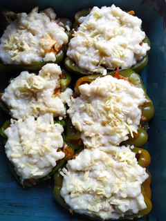 Una foto de Morrones rellenos