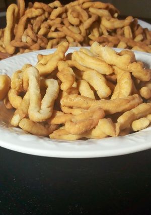 A picture of Crunchy chinchin.