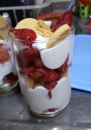 Una foto de Postre de frutillas