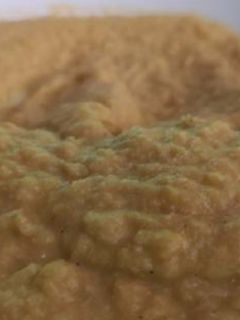Una foto de Puré de verduras con pollo