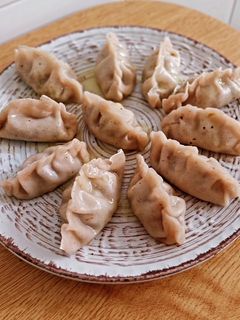 Una foto de Gyozas sin gluten de ternera y verduras
