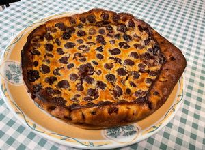 Une photo de Clafoutis aux cerises, miel et vanille