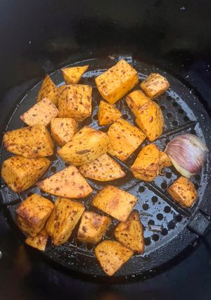 A picture of Sumac air-fried sweet potatoes.