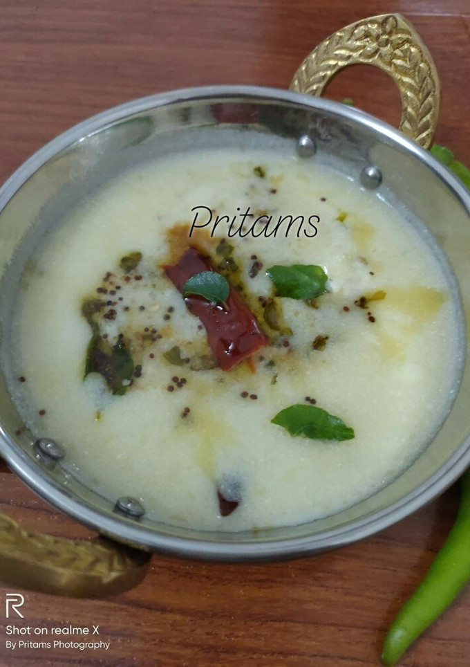 व्हाइट कढ़ी रेसिपी मुख्य फोटो