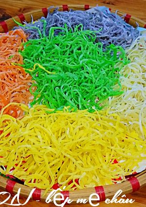 Hình của món Mứt Đu Đủ Xanh Ngũ Sắc.