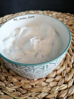 Una foto de Salsa de yogurt y queso crema