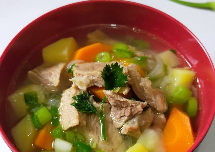 Bagaimana Menyiapkan Sup daging empuk, praktis &amp; nikmat Bikin Manjain Lidah