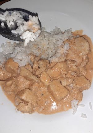 Una foto de Strogonoff de pollo