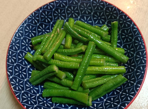 蒜炒長豆 的食譜成品照片