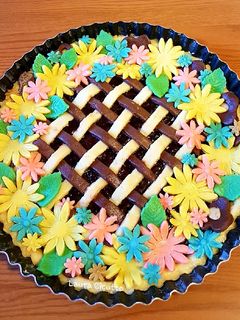 Foto di Crostata fiorita