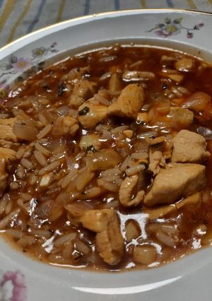 Una foto de Arroz con suprema de pollo
