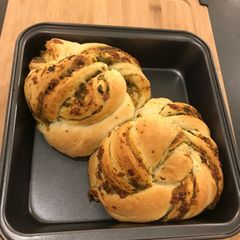 A picture of Pesto Bread.