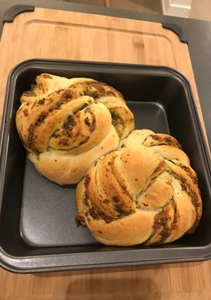 A picture of Pesto Bread.
