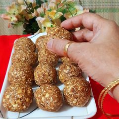 A picture of Sugar free Winters Ladoo.