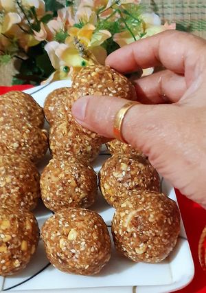 A picture of Sugar free Winters Ladoo.
