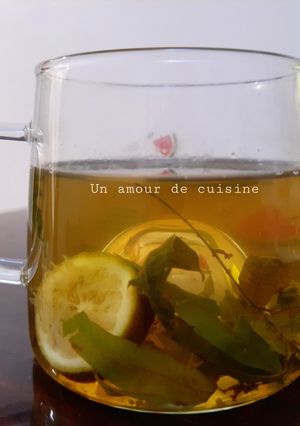 Une photo de Infusion verveine citron clou de girofle miel 🍵