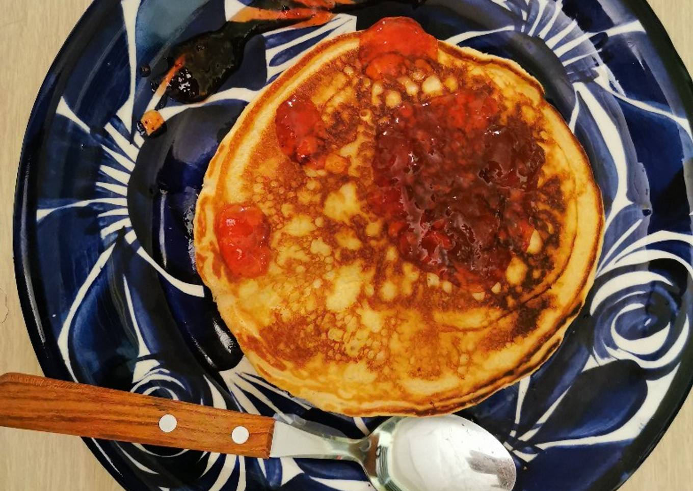 Yogurt with hot cream